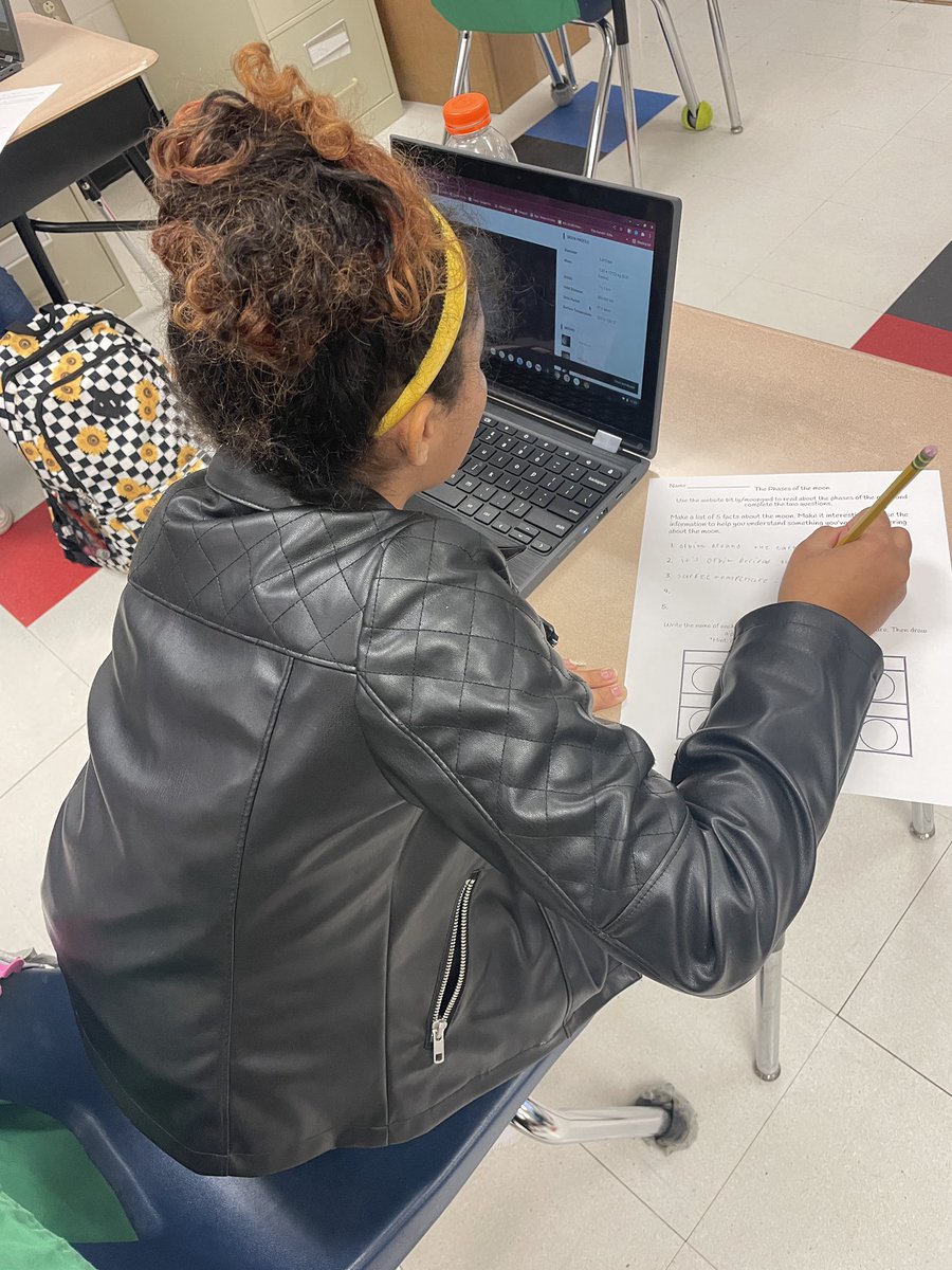 techyviewteach's tweet photo. 4th grade students at @matbulldogs used @MergeVR to explore space and the stars today! #MergeCube #HappyClassrooms https://t.co/QJGV4ImedZ