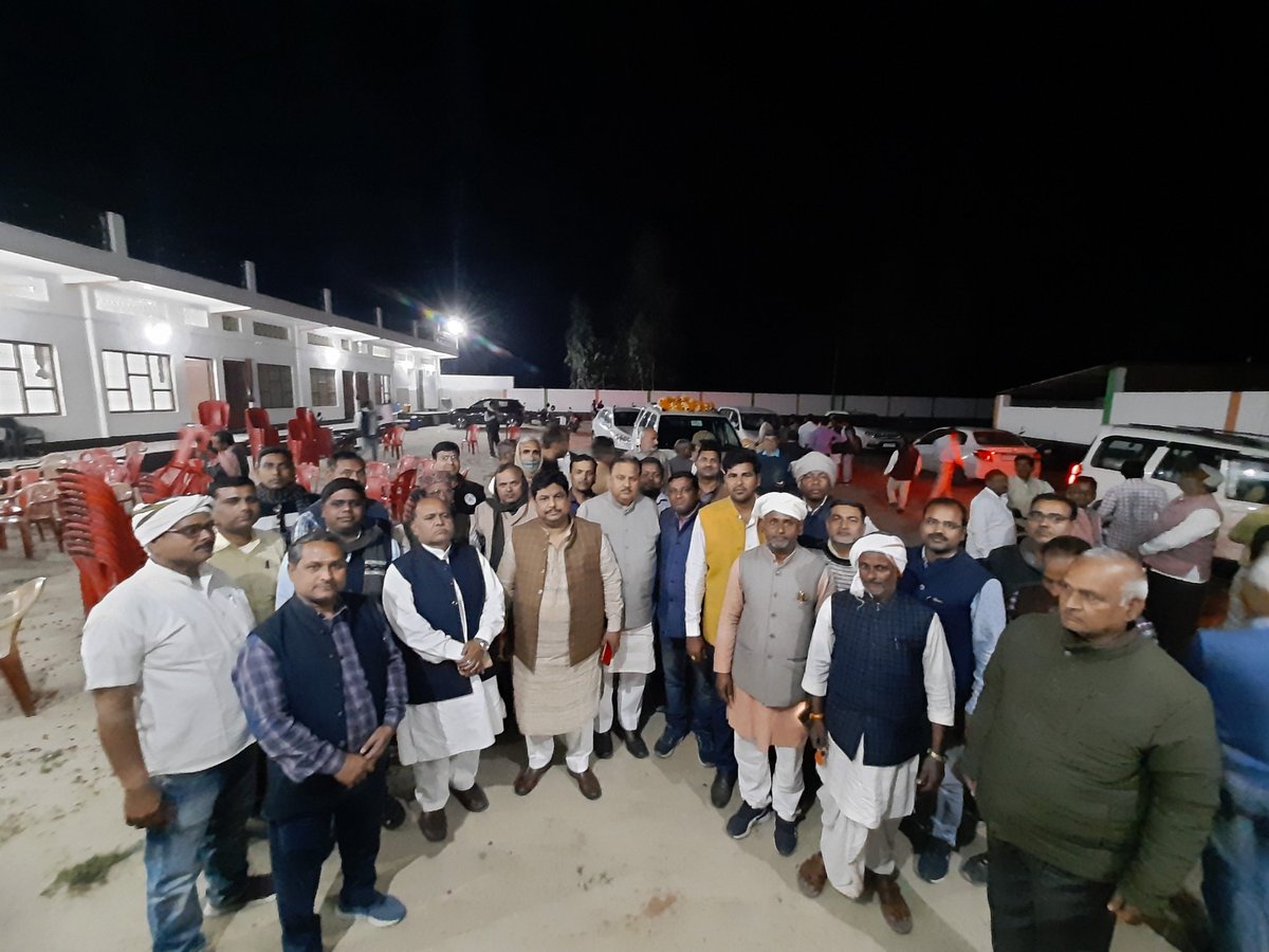 आदरणीय अध्यक्ष डॉ दिनेश चन्द्र शर्मा जी विधानसभा क्षेत्र फेफना जनपद बलिया के साथियों के बीच।अध्यक्ष जी को सुनने के लिए रात में भी डटे रहे शिक्षक साथी ।
<a href="/yadavakhilesh/">Akhilesh Yadav</a> 
<a href="/DrDCSHARMAUPPSS/">Dr Dinesh Chandra Sharma</a> 
<a href="/yadavrakesh475/">राकेश यादव</a> 
<a href="/vipinUPPSS/">Vipin Upadhyay | विपिन उपाध्याय | -وپن اپادھیائے</a> 
<a href="/UPPSS1921/">UPPSS(उ०प्र०प्राथमिक शिक्षक संघ)</a>