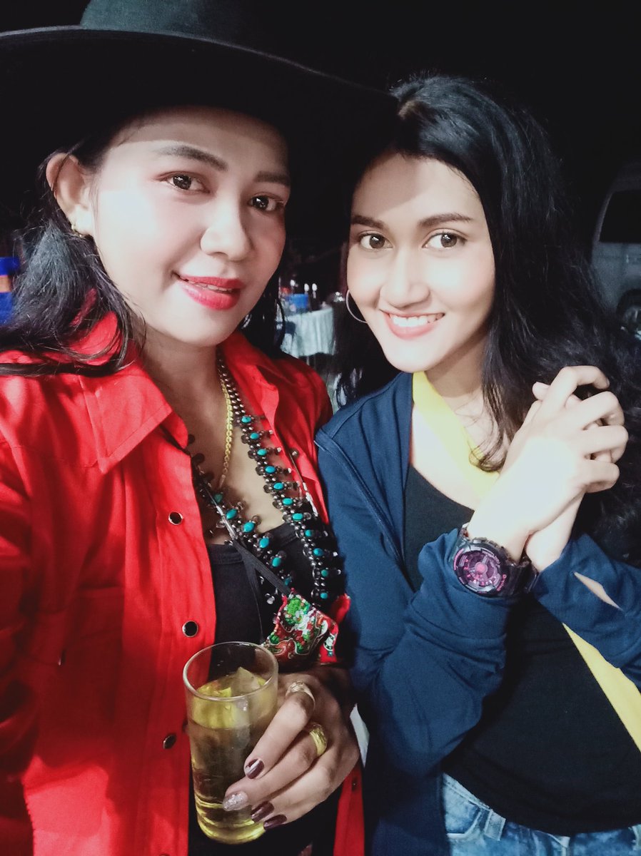 SawStil's tweet photo. สาวใต้ตาคม🤟 https://t.co/9VbaW8E7Kp