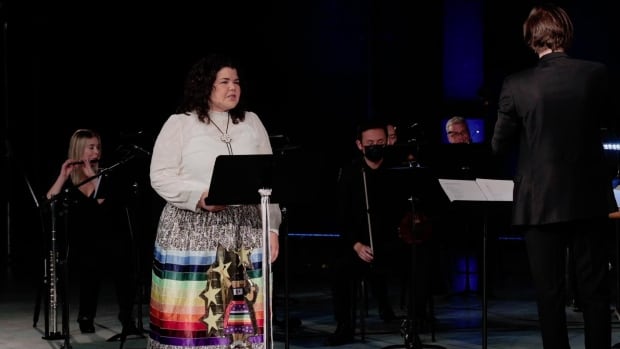 ReginaSymphony's tweet photo. RSO in the News 📰  📣 : "Indigenous artist teams up with Regina Symphony to connect with high school students" 
Read the article here:
https://t.co/xMImarcK2C https://t.co/TEheL0bZYg