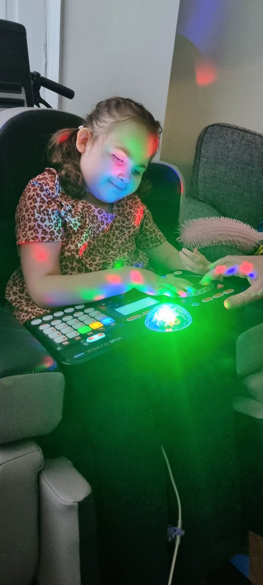 Amy Knapper tweet media