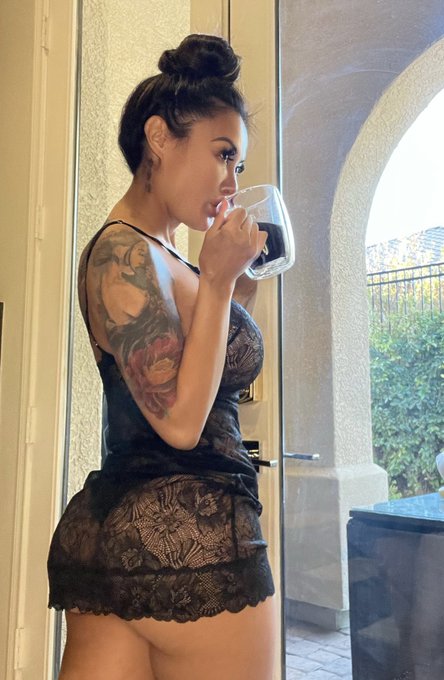Good morning lovers, let&rsquo;s chat;)   https://t.co/kMIFYCopog https://t.co/v8avRG40F8<a href="/tag/lockdown"class="tags"><span>#lockdown</span></a><a href="/tag/stayhome"class="tags"><span>#stayhome</span></a>