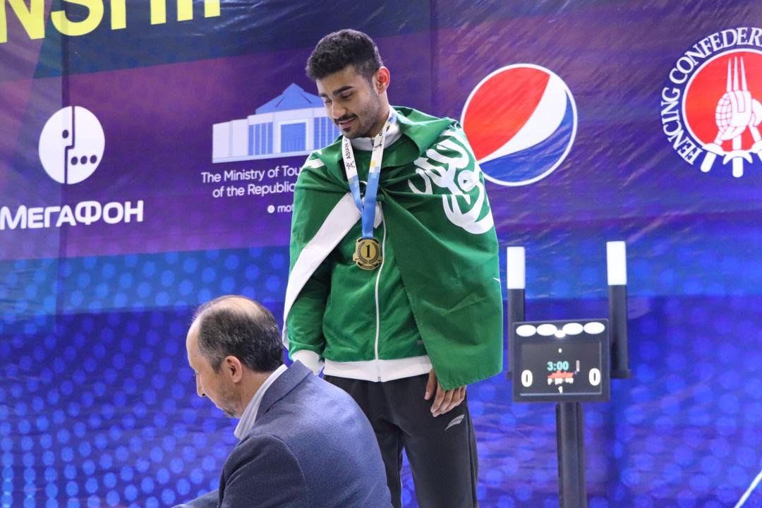 AbdulazizTF's tweet photo. ألف مبروك لبطلنا حسين الطويل تحقيق الميدالية الذهبية في سلاح الابيه ضمن بطولة آسيا للناشئين والشباب اليوم 🤺 🇸🇦 🥇

مبروك يا بطل 👏 https://t.co/pzVpTo652D