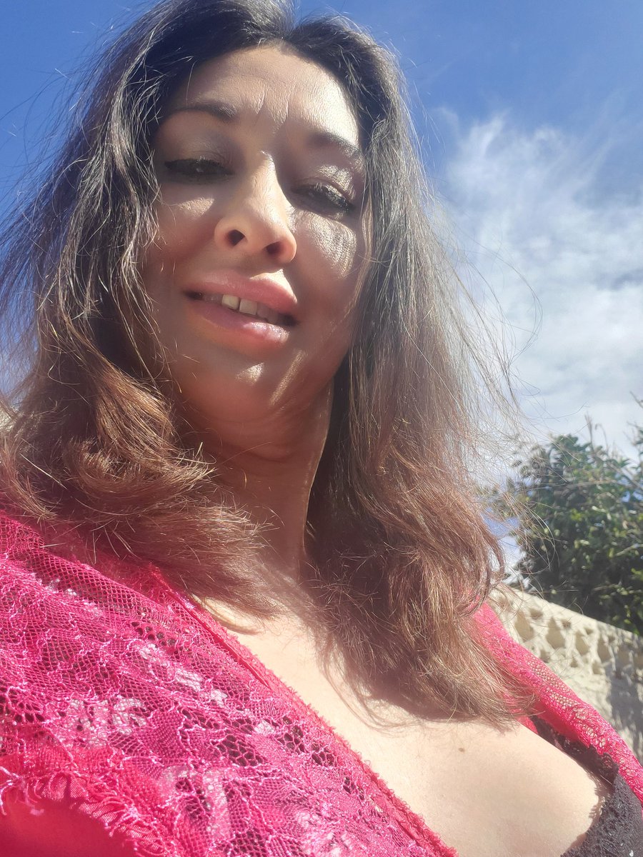 RachaelLeeCox1's tweet photo. I'm liking these warm days #Avalableforbooking. #Rachealleecox1. #Tryst. #Thehiddenpages. #Dinnerdate. #Overnight. #Petite #busty #maturehot please be willing to verify with a picture https://t.co/ufFTemD03j