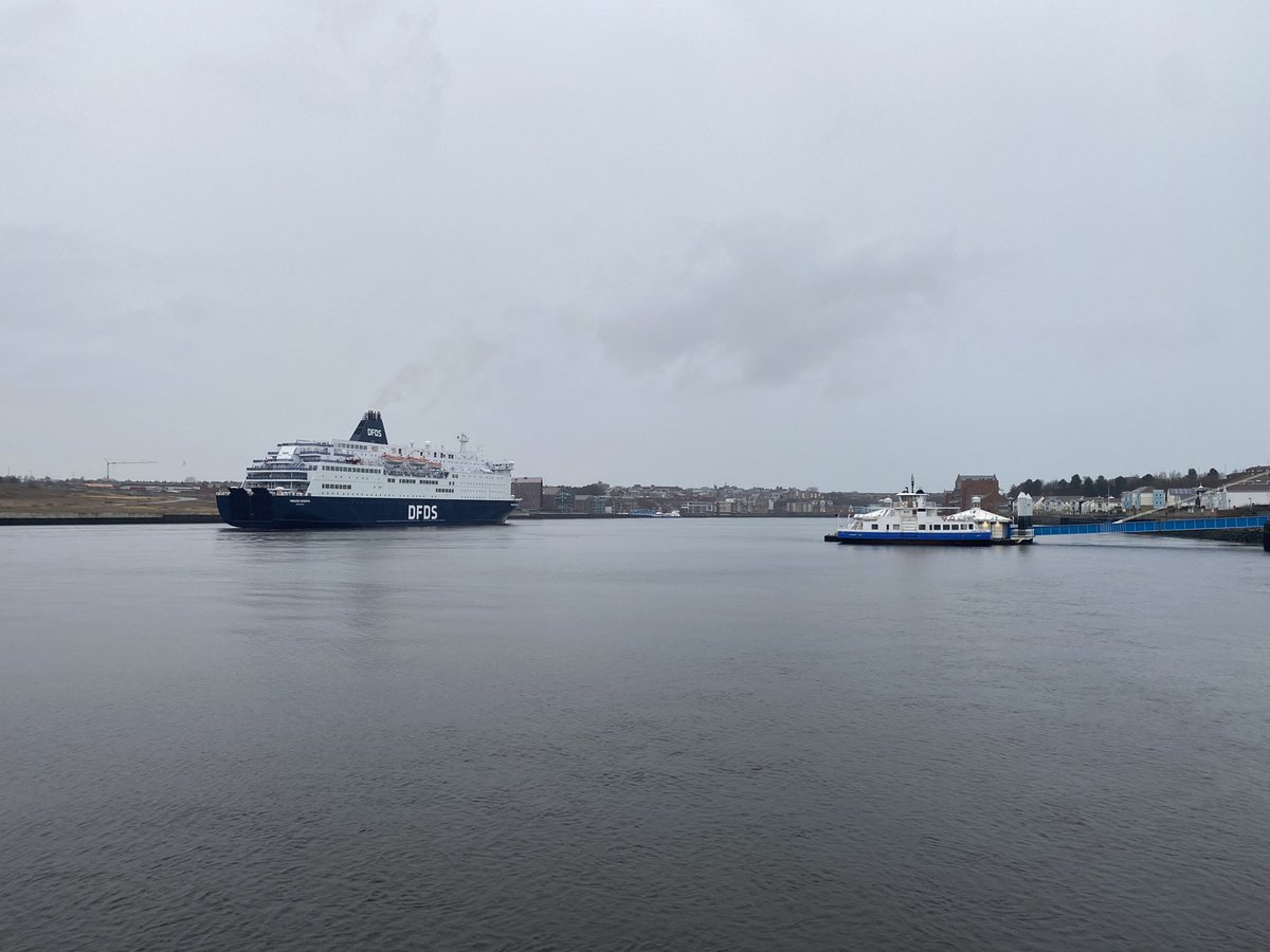 jsuttonwrites's tweet photo. @dfds_uk Princess Seaways departing Port of Tyne, North Shields for Ijmuiden on a grey rainy evening. #DFDS #PrincessSeaways #PortofTyne https://t.co/mD4f4yJ6r3