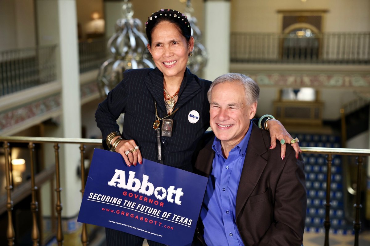 GregAbbott_TX's tweet photo. San Angelo is ready to keep Texas RED!

It is so important you go out &amp; vote tomorrow on Election Day.

Together, we will keep Texas on the right path of prosperity &amp; freedom. https://t.co/VRZhdGJthn