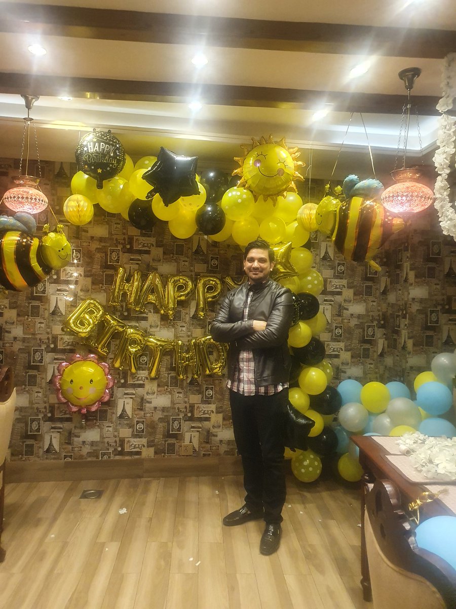 Tbhatti24's tweet photo. Thank you for all the Birthday Wishes. Nothing is possible without the support of your loved ones. Much love to all. https://t.co/RieoupZJws