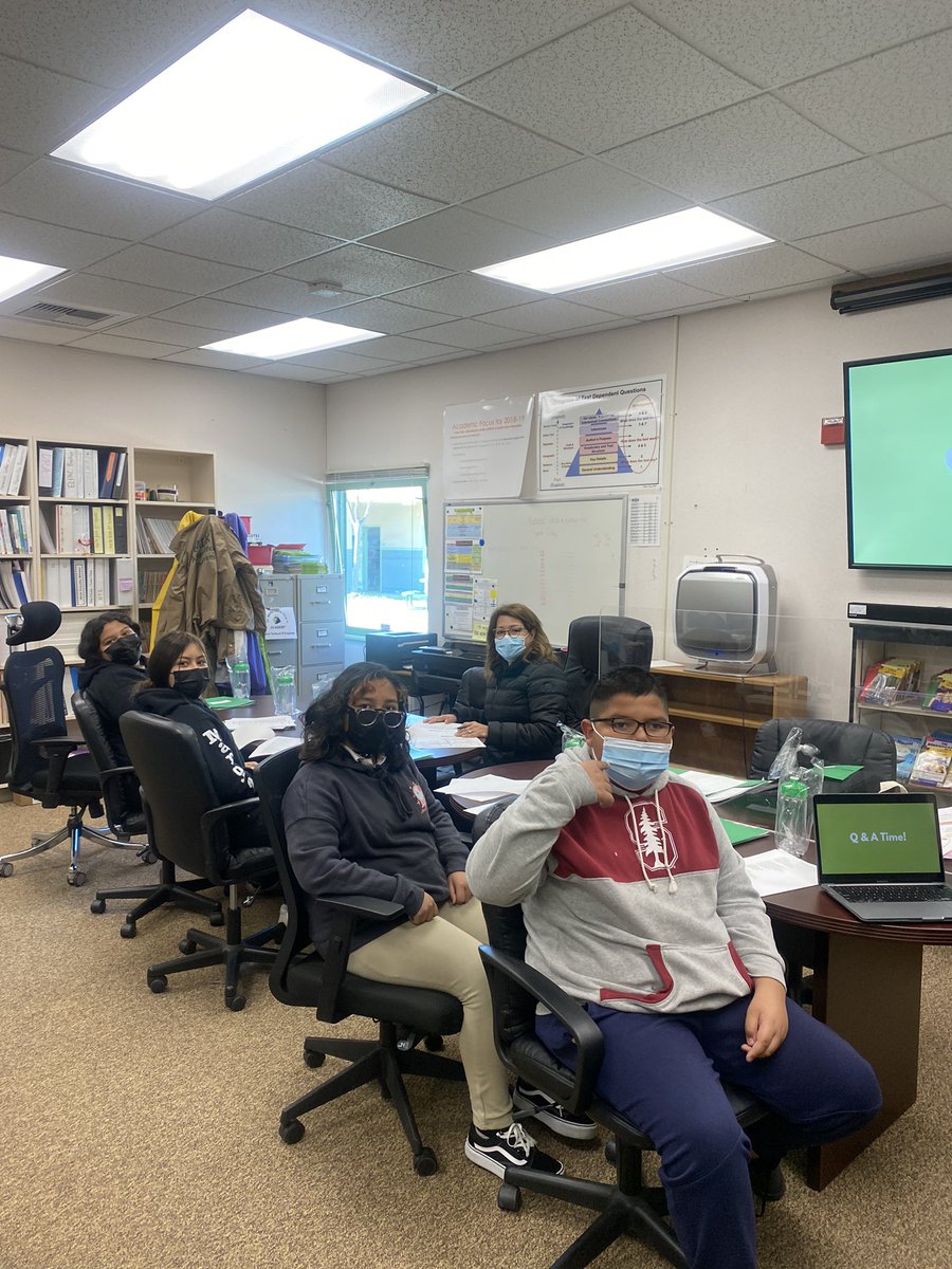 DrMLKJrAcademy's tweet photo. Our students are planning the next district breakfast and lunch menu. Thank you @jazzzy0071 for providing student voice opportunities! #MLKMonarchpride #alisalfuerte https://t.co/gtLmC8Kn1D