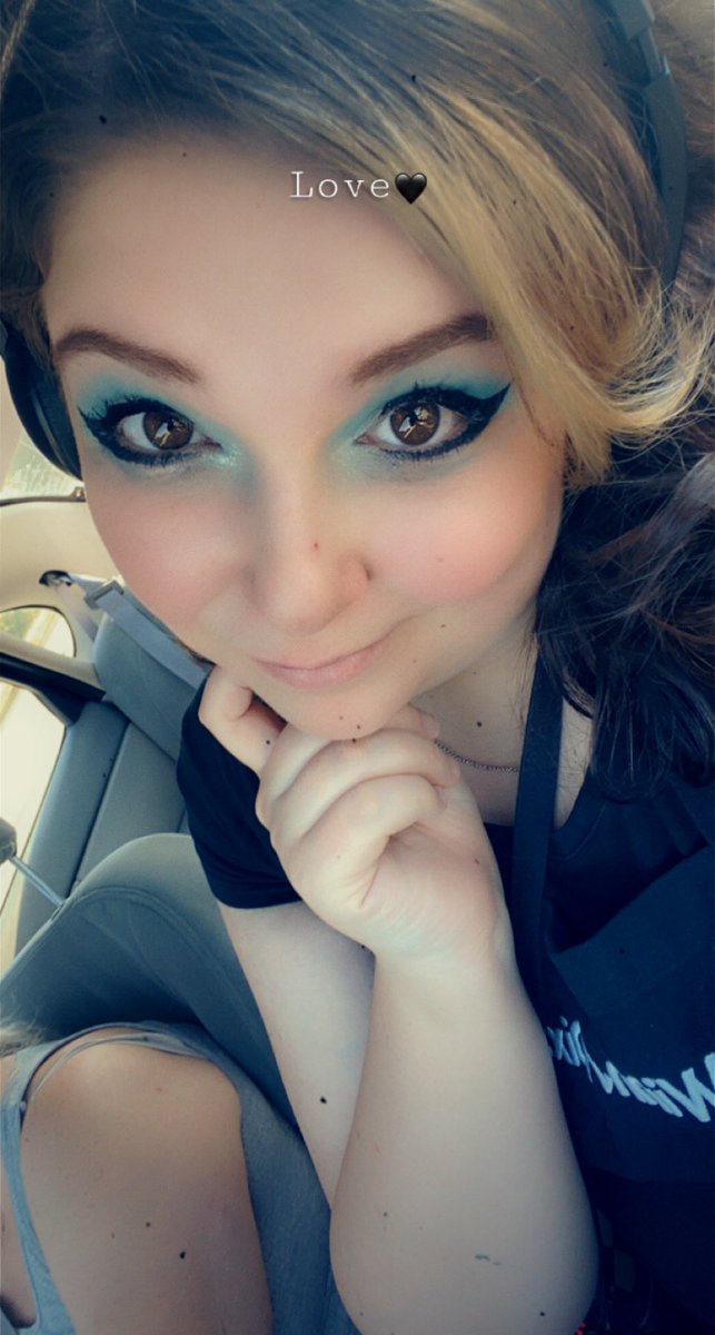 dreamscopen's tweet photo. ⠀
⠀ ⠀⠀✎ ⨾  ─ HAPPY MUNDAY, SUCKERS. https://t.co/3jbrM6HjZd