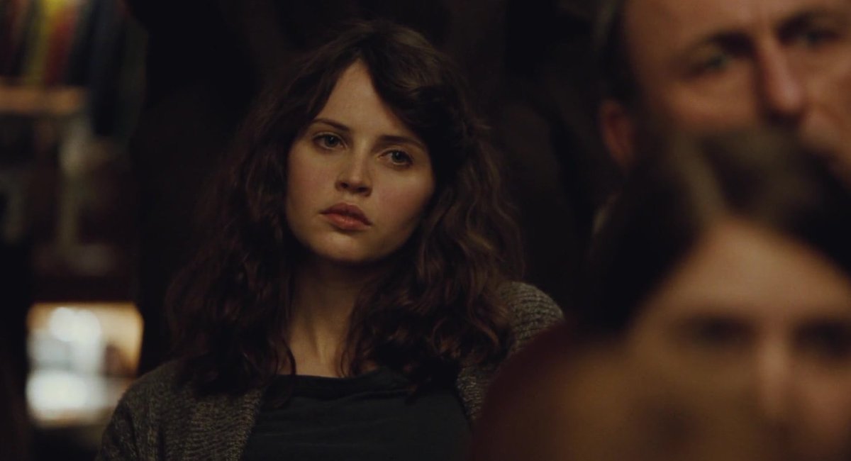 FelicityJBRcom's tweet photo. 📸 • Felicity Jones como Jill Barker em 'True Story' (2015). https://t.co/J0awdy5f6U