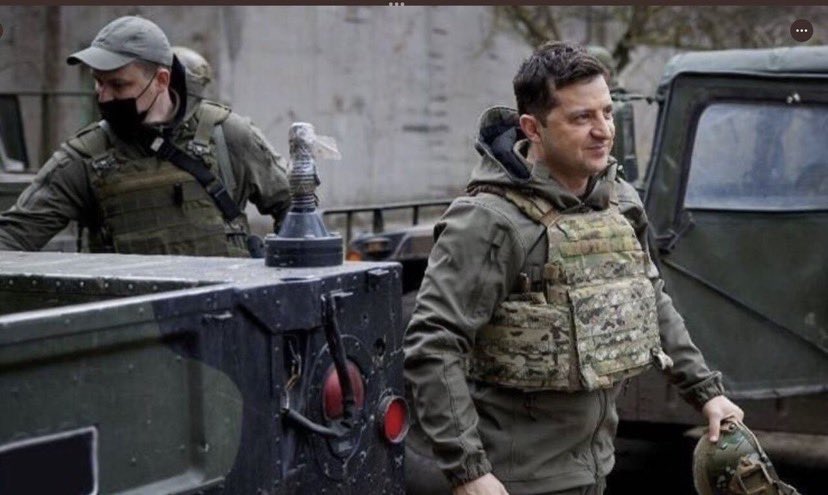 SandeshGoyal12's tweet photo. He didn’t left the sinking ship when the hole is getting bigger, he is holding his ground and defending.

A true leader #zelenskyy 🙌🏻🙌🏻

#StopRussianAggression #RussiaUkraineWar #PresidentZelensky #VolodymyrZelensky #indianstudentsinukraine #IndiansInUkraine https://t.co/RDKrshfM48