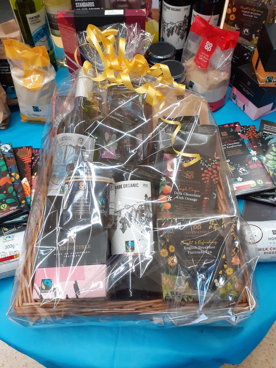AlisonGladwin1's tweet photo. Why not pop in to Queens Park Co-op and buy a raffle ticket for this fantastic Fairtrade hamper. #coop #FairtradeFortnight #ITSWHATWEDO https://t.co/xmlrWst6Fq