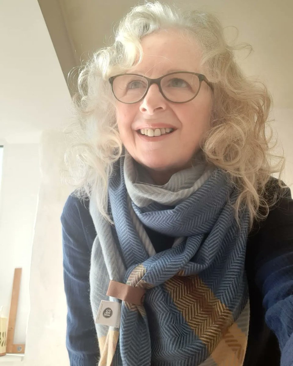 UrbanCountryCh1's tweet photo. Some more great pictures 
Thank you @margarethawkins806 
This time the lovely cosy Jewel blue scarf from Lot 83, this one is really soft and cosy and comes with a pompom 🥰😍
#scarfs #customersphotos  #urbancountrychic #accessories #cozy #soft #blue #makesaoutfit #standout https://t.co/LtZwxEoC5D
