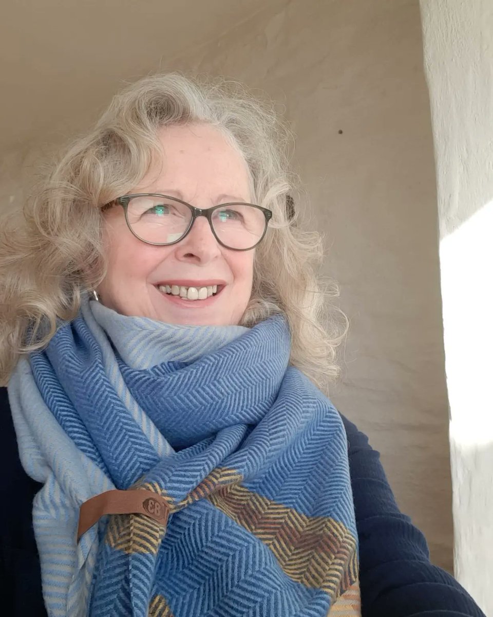 UrbanCountryCh1's tweet photo. Some more great pictures 
Thank you @margarethawkins806 
This time the lovely cosy Jewel blue scarf from Lot 83, this one is really soft and cosy and comes with a pompom 🥰😍
#scarfs #customersphotos  #urbancountrychic #accessories #cozy #soft #blue #makesaoutfit #standout https://t.co/LtZwxEoC5D