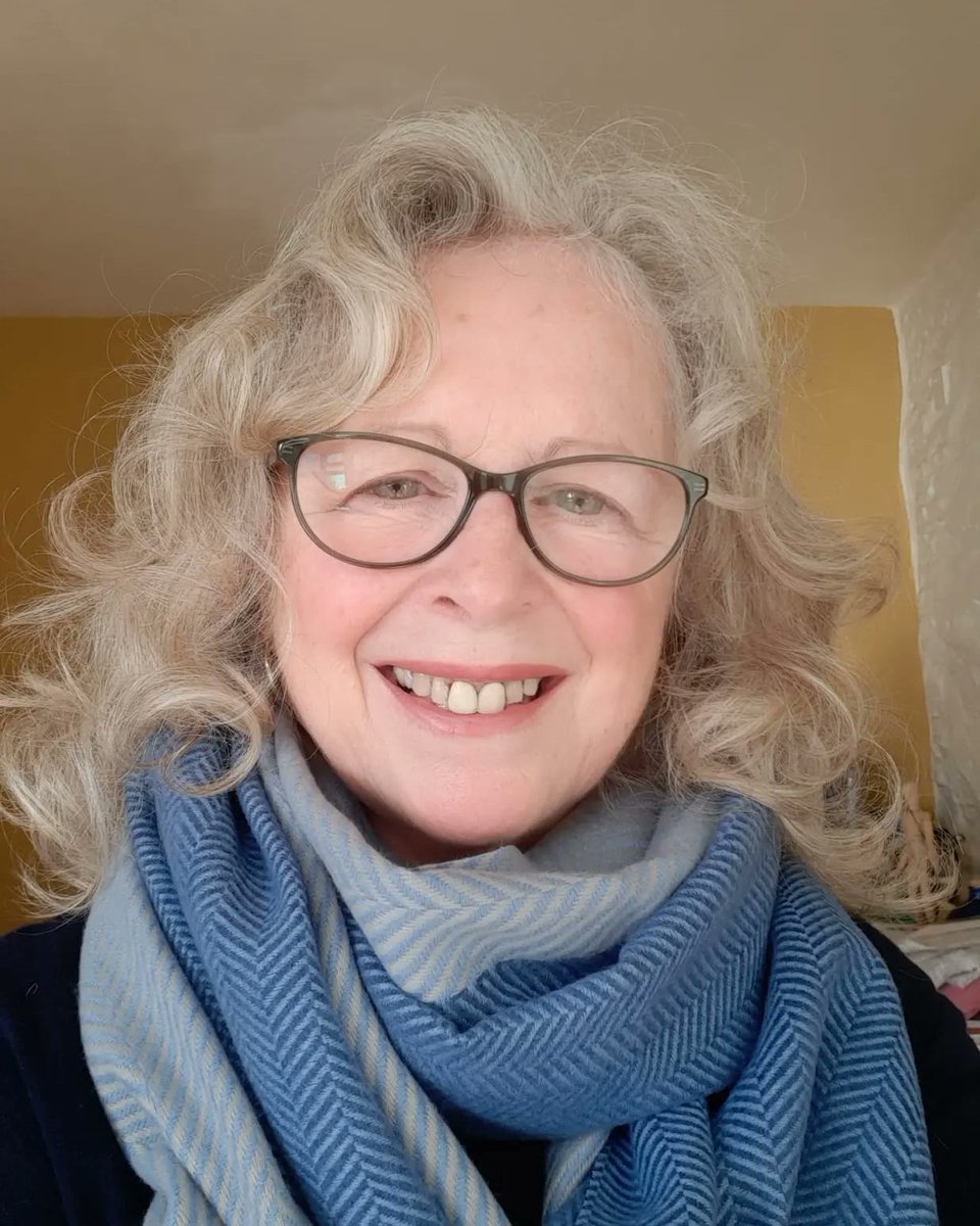 UrbanCountryCh1's tweet photo. Some more great pictures 
Thank you @margarethawkins806 
This time the lovely cosy Jewel blue scarf from Lot 83, this one is really soft and cosy and comes with a pompom 🥰😍
#scarfs #customersphotos  #urbancountrychic #accessories #cozy #soft #blue #makesaoutfit #standout https://t.co/LtZwxEoC5D