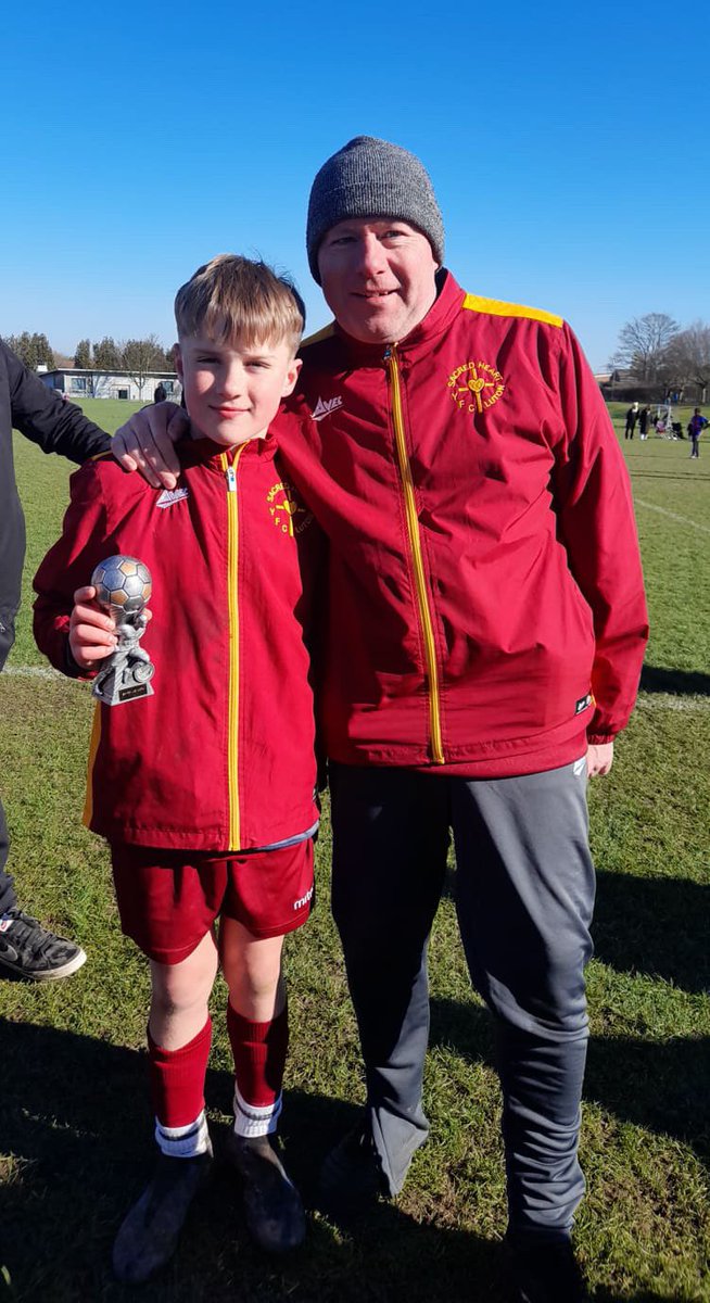 Teamgrassroots_'s tweet photo. #ClubLoyalty #greatmanager 
#Shoutout to Tommy who has played for Sacred Heart Youth U12 since U7's, this weekend he made his 100th performance and his teammates gave him a guard of honour before the game &amp; he got MOTM at the end! Thanks to manager Niall!
#Grassrootsfootball https://t.co/g5HGtaVYVV