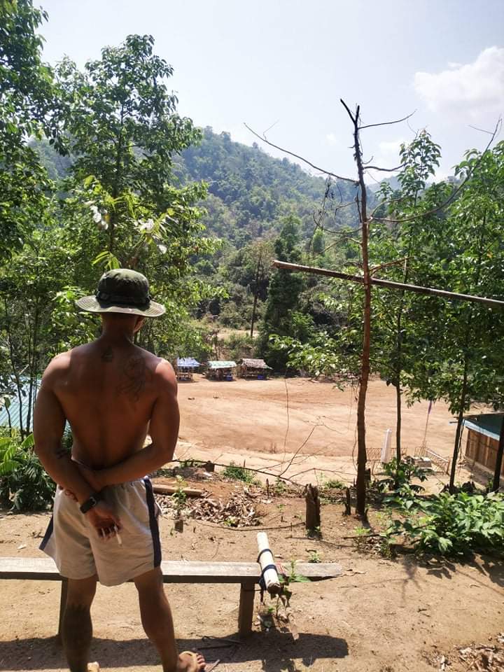 SanPyaeSone9's tweet photo. I really hate the war but I was chose to take up Arms For Our People ❤
One day We'll all be free ❤
#justiceformyanmar https://t.co/gTYGTP7qFf