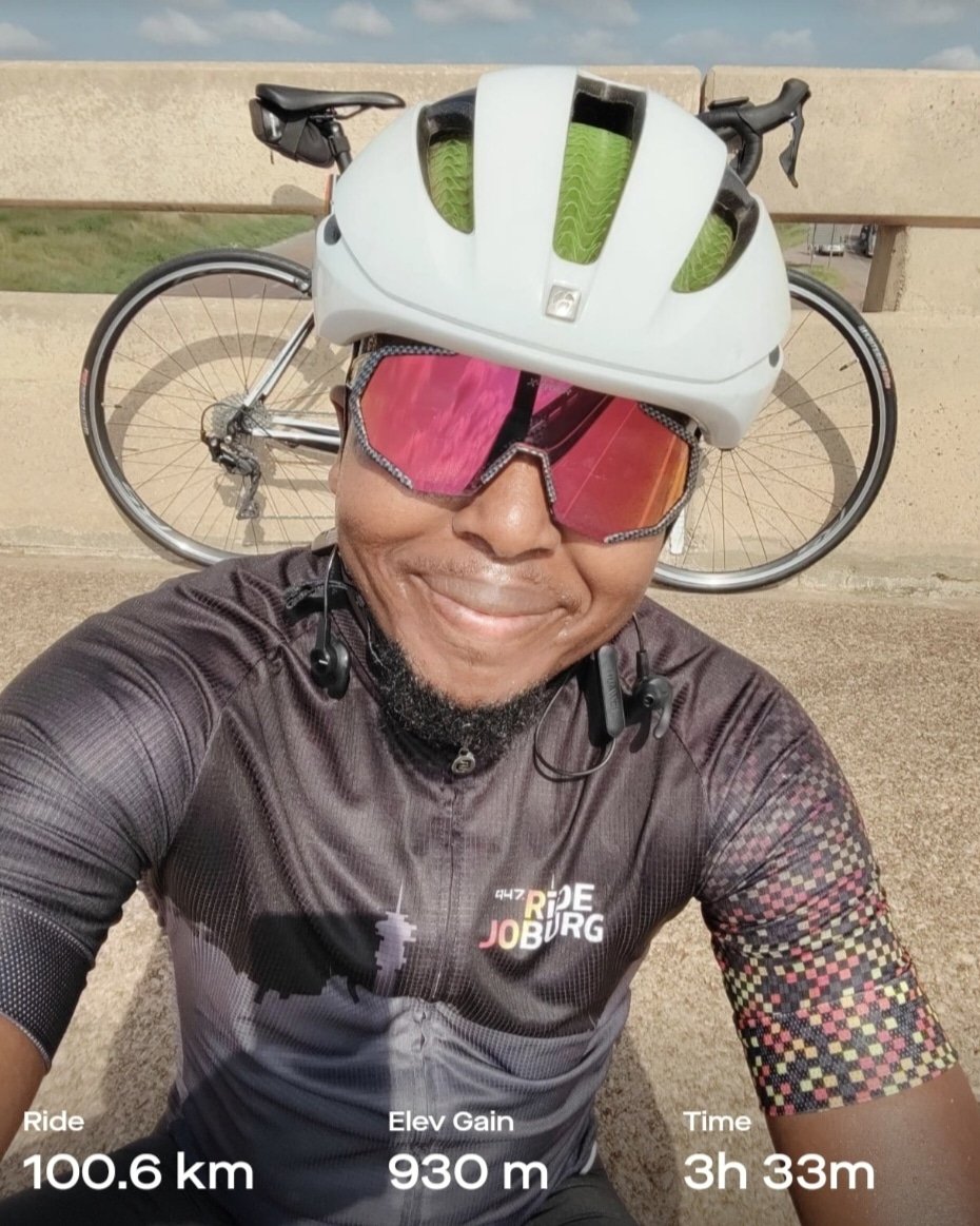 MaverickMpya's tweet photo. Enjoyed my Sunday CENTURY Sermon, it's a great 🚴🏾♂️VELOShip🤩
Having to deal with wind & bad drivers on Sunday, My XOSS blacks out & compromises AVG-SPD & KMs😭Yho!😳had to work for Goals. Maybe it's time I bought that Wahoo🥴)
Get on🚴🏾♂️& 😁 safely✌🏽
#CycleWithMAVERICK https://t.co/f6uTImZUVf