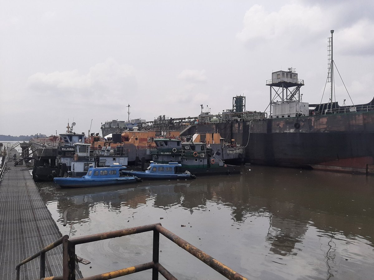 magnus_coker's tweet photo. FPSO Inspection today. Somehow, all the #SafetyPractices I learnt from @Neniger1 kicked in instinctively, and the HSE Manager had to ask if I'm a certified HSE Personnel. Many thanks to you @Neniger1 for giving me the opportunity to learn under your tutelage. ✌🏾❤ https://t.co/OEZAJGKVVl