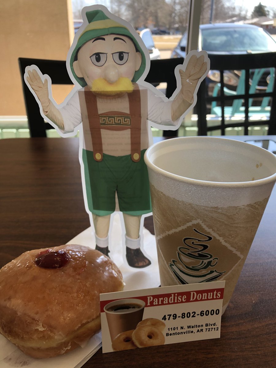 SC_SisterCities's tweet photo. #FlatCharlie went on the road this weekend to visit a former #SCSCxchng @YA_ofSCSC student. Good times! 🍻 Prost @bentonvillebrew Great food at Oven &amp; Tap!  Stopped into @StJamesWinery 🍷 to invite them to @MidwestMaifest thanks Chris for the great conversation. https://t.co/5qXeUCMrDu