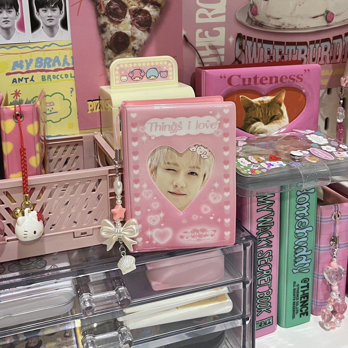 17mercredi's tweet photo. ♡̩͙  keyring  ꙳ ⊹ ｡ ﾟ

ราคาตามภาพเลยค่า✨🛼
:: ตะขอหัวใจชมพู +10

shipping 30฿
order via Dm 🤲🏻

#พวงกุญแจ #พวงกุญแจลูกปัด #พวงกุญแจหัวใจ #พวงกุญแจอะคริลิค https://t.co/cyGchN5SCY