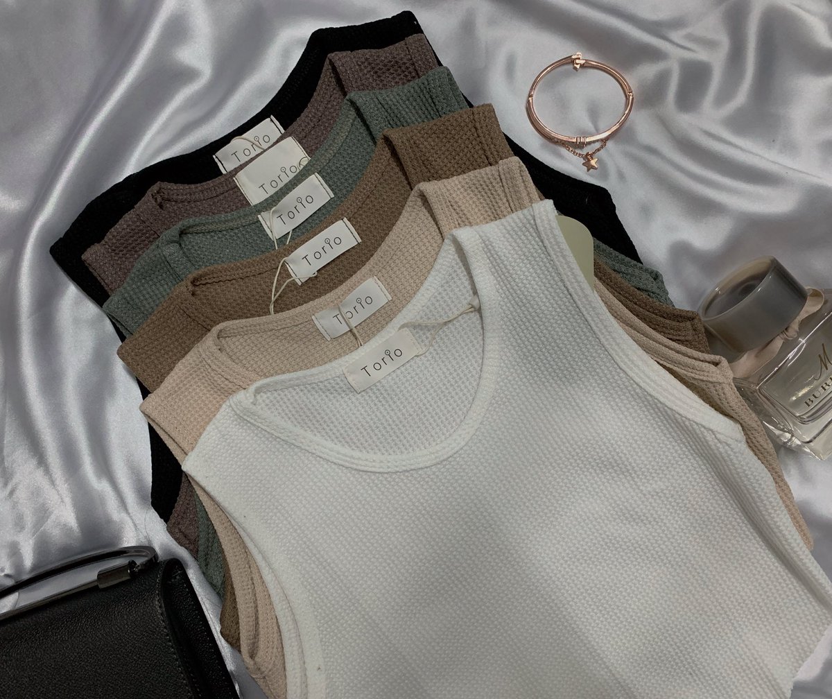 Kurc_Kloset's tweet photo. #พร้อมส่ง
เสื้อครอปรังผึ้ง แบรนด์ Torio
เสื้อครอปแขนกุดสุดน่ารักกกกก

˚✿ Size • อก 32-36" ยาว 15" 
˚✿ Color • ขาว ครีม เขียว น้ำตาล น้ำตาลเปลือกไม้ ดำ
˚✿ ราคา 220฿
#เสื้อผ้าเกาหลี  #เสื้อผ้าสไตล์เกาหลี #เสื้อผ้าแฟชั่น #เสื้อผ้าสไตล์สตรีท #เสื้อผ้าแฟชั่นราคาถูก #เสื้อผ้าสายฝอ https://t.co/v6TkHHQ9Uu