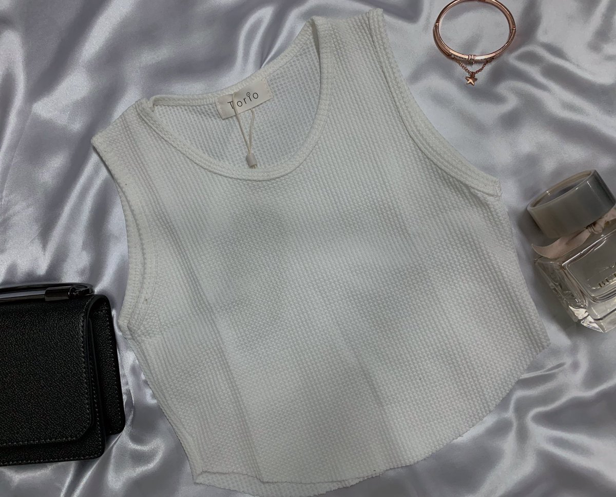 Kurc_Kloset's tweet photo. #พร้อมส่ง
เสื้อครอปรังผึ้ง แบรนด์ Torio
เสื้อครอปแขนกุดสุดน่ารักกกกก

˚✿ Size • อก 32-36" ยาว 15" 
˚✿ Color • ขาว ครีม เขียว น้ำตาล น้ำตาลเปลือกไม้ ดำ
˚✿ ราคา 220฿
#เสื้อผ้าเกาหลี  #เสื้อผ้าสไตล์เกาหลี #เสื้อผ้าแฟชั่น #เสื้อผ้าสไตล์สตรีท #เสื้อผ้าแฟชั่นราคาถูก #เสื้อผ้าสายฝอ https://t.co/v6TkHHQ9Uu
