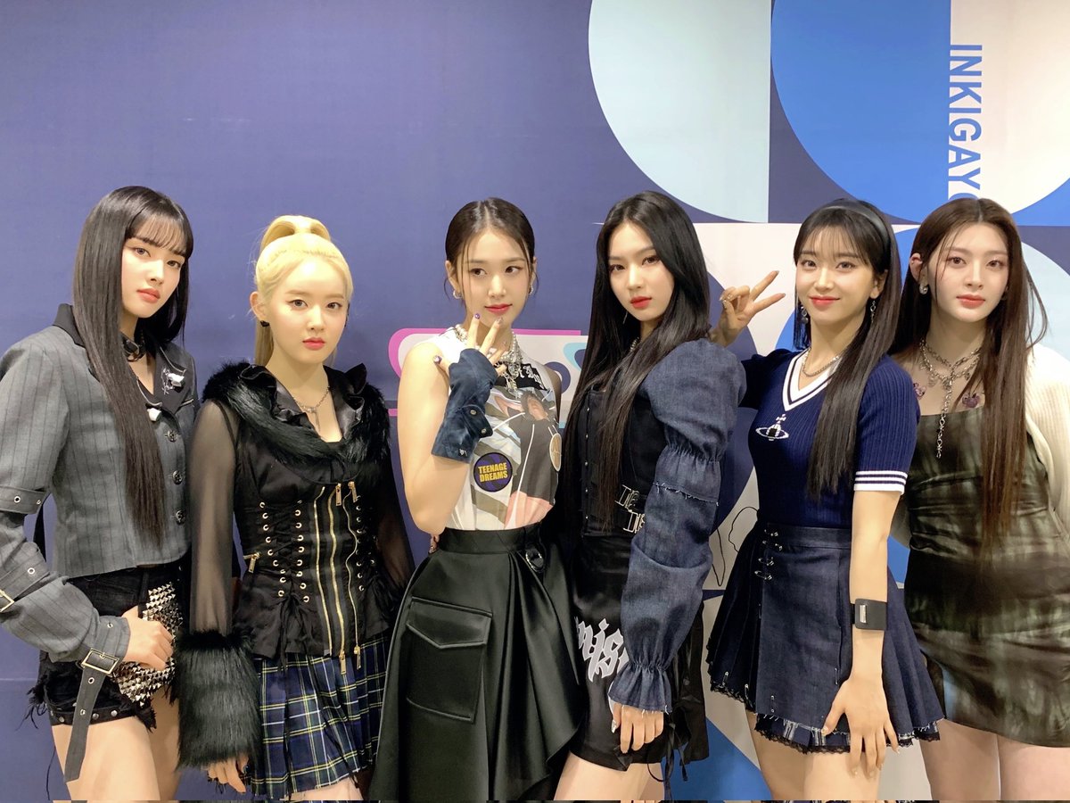 sumimbae's tweet image. Even if these wings are broken apart, if you’re there, then we can try our hardest once more! ⚘