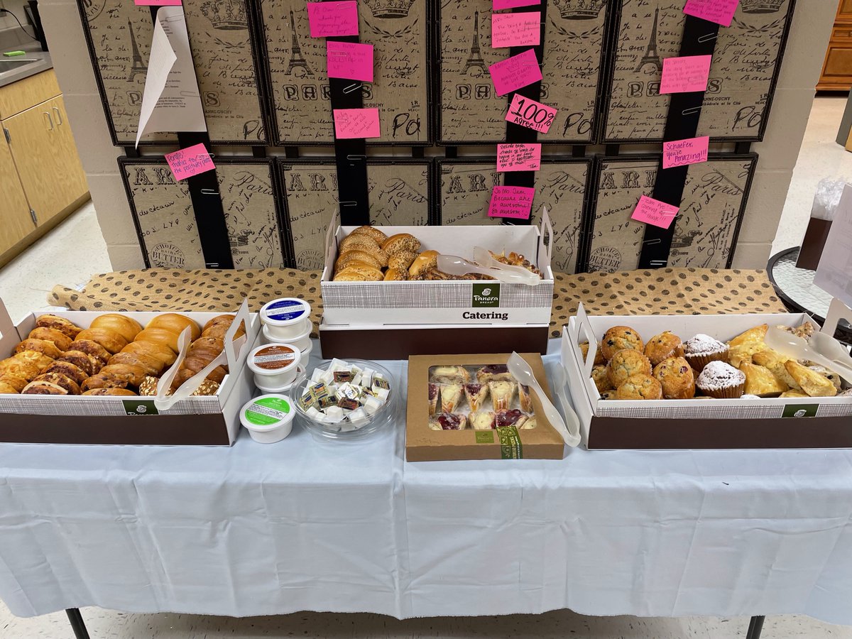 LarryCollett's tweet photo. Good morning teachers and staff of Joseph R. Pye Elementary School! There is a Gift of Happiness waiting just around the corner from you. Please enjoy this small token of our appreciation for all that you do for our young learners. Thank you for your hard work and dedication. https://t.co/8bbIGuyrRC