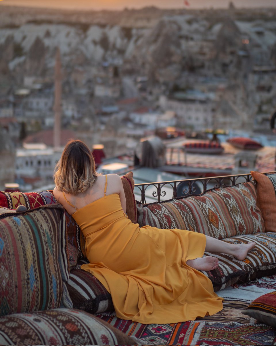 iamchrisborg's tweet photo. Cappadocia was an incredible experience last year full of unreal landscapes, crazy weather conditions and friendly horses. 

Have you visited this gem of a place yet in central Turkey ? 🇹🇷

.
.
.
.
.
.
.
.
#cappadocia #cappadociaturkey #horseriding #goturkey #gotürkiye https://t.co/fOOJXyeowV