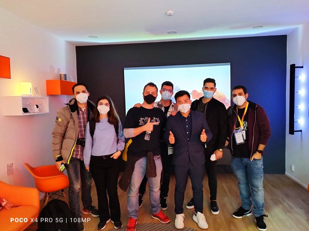 xiaobo_qiu's tweet photo. thanks @matutweet @jaume_jlb @castromil @ivsu for joining us the POCO launch event in #MWC22. 
Here you have more information about #POCOX4Pro5G #POCOM4Pro 
#TheAllArroundAce #MaximizeYourFun https://t.co/JaXl9kFfZI