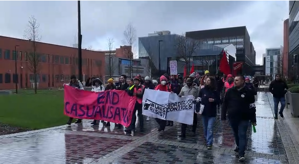 Thank you to <a href="/MancWorldUK/">ManchesterWorld</a> for covering the #FourFights campaign as part of the current #UCUstrikes. <a href="/SanazRaji/">Sanaz Raji #BordersKillKnowledge #FreePalestine 🍉</a> from <a href="/UnisNotBorders/">UnisResistBorders #WearAMask #BordersKillKnowledge</a> was interviewed and had this to say: 
"I'm coming to support the strike as someone who is a migrant &amp; in higher education."

manchesterworld.uk/news/universit…