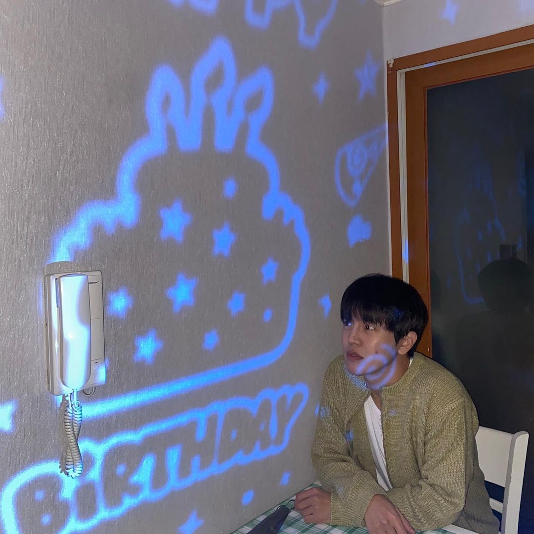 CHOICE_NAtion7's tweet photo. [PHOTO] 220228 | Donghun Instagram Update 

📷 https://t.co/1NAHdwZvhn

#ACE #에이스 @official_ACE7
#Donghun #동훈 #이동훈 #HAPPY_DONGHUN_DAY #봄바��에실려온_동훈이의생일 https://t.co/MYVBiKaxxe