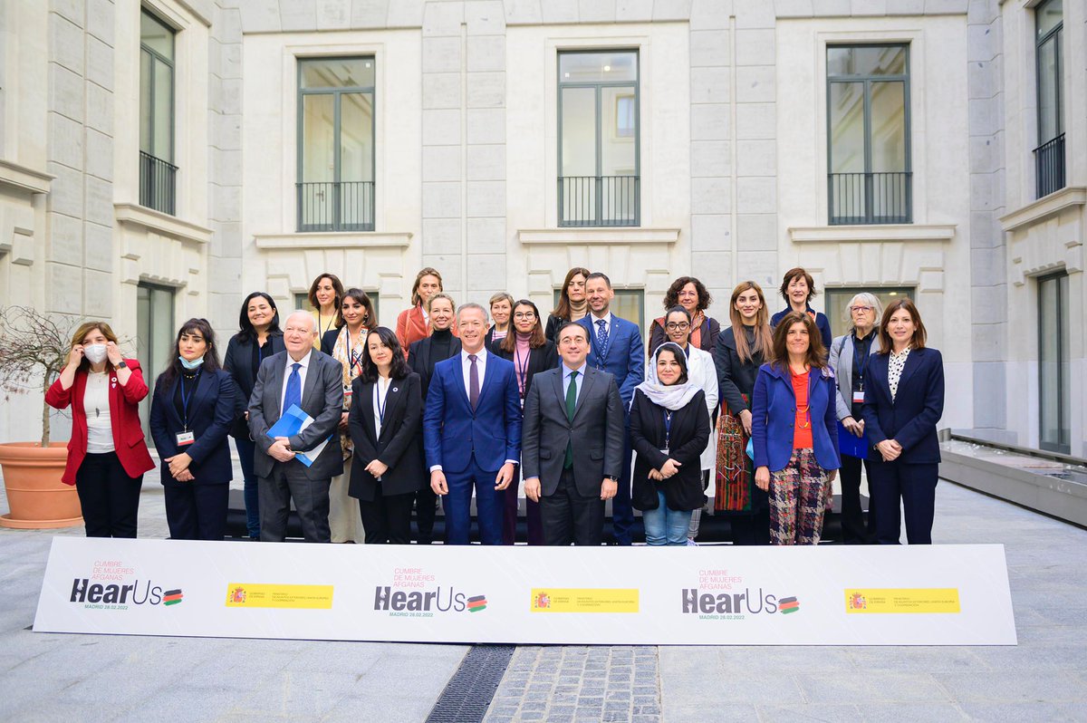 MAECgob's tweet photo. El @MAECgob ha organizado hoy la ​Cumbre de mujeres afganas #HearUs, una plataforma de cooperación para responder a sus necesidades tanto en Europa como en Afganistán.

Aquí puedes ver el vídeo completo del evento: https://t.co/S9XSaNIwKQ https://t.co/3XxZAiM7Ru