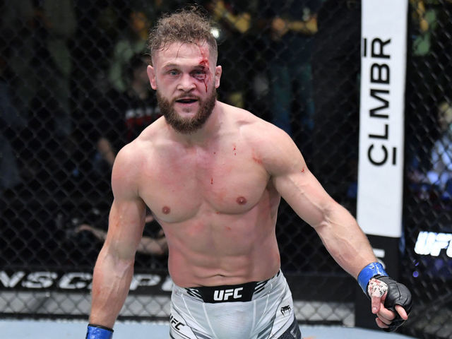 Masochist_Jack's tweet photo. This Fiziev beats this Poirier by the way https://t.co/6KekJIU0kK