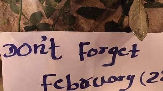 KYITHAR95368969's tweet photo. Young people from #LaungLon Twp, #Dawei , staged a #CandleStrike movement for marking one year memorial service for fallen heroes who passed away within Spring Revolution.

80 CHILDREN HELD AS HOSTAGES

#2022Feb28Coup 
#WhatsHappeningInMyanmar https://t.co/VwMjwH1KjT