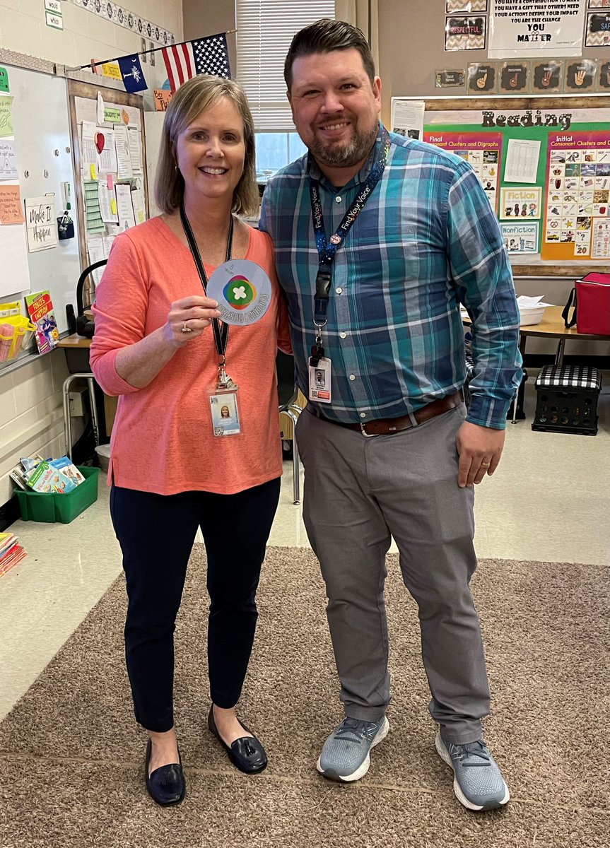 Congratulations to Mrs. Lingerfelt for earning her first #TechDashBadge today! Thanks to @mrBrownsclass
 for leading the way! <a href="/EdTechGCS/">GCS Ins. Technology</a>  #WildcatPride