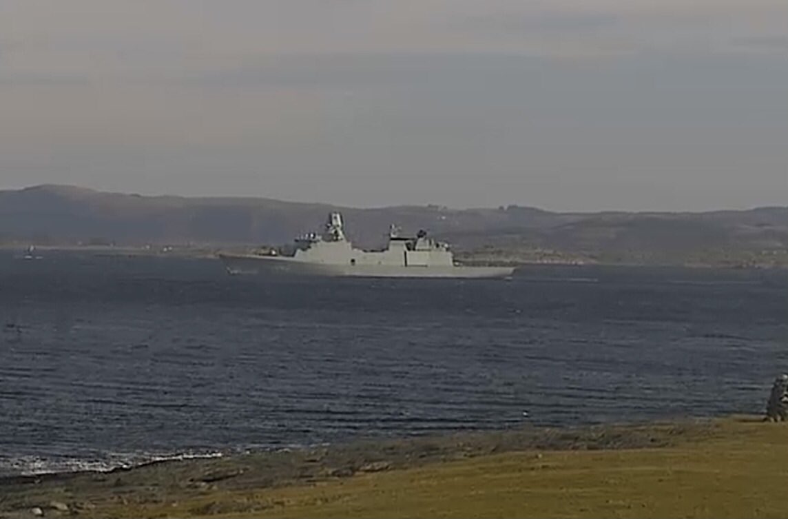 WarshipCam's tweet photo. Royal Danish Navy Huitfeldt-class frigate HDMS Peter Willemoes (F362) leaving Stavanger, Norway - February 28, 2022 #hdmspeterwillemoes #f362 https://t.co/CACeqvLIXX