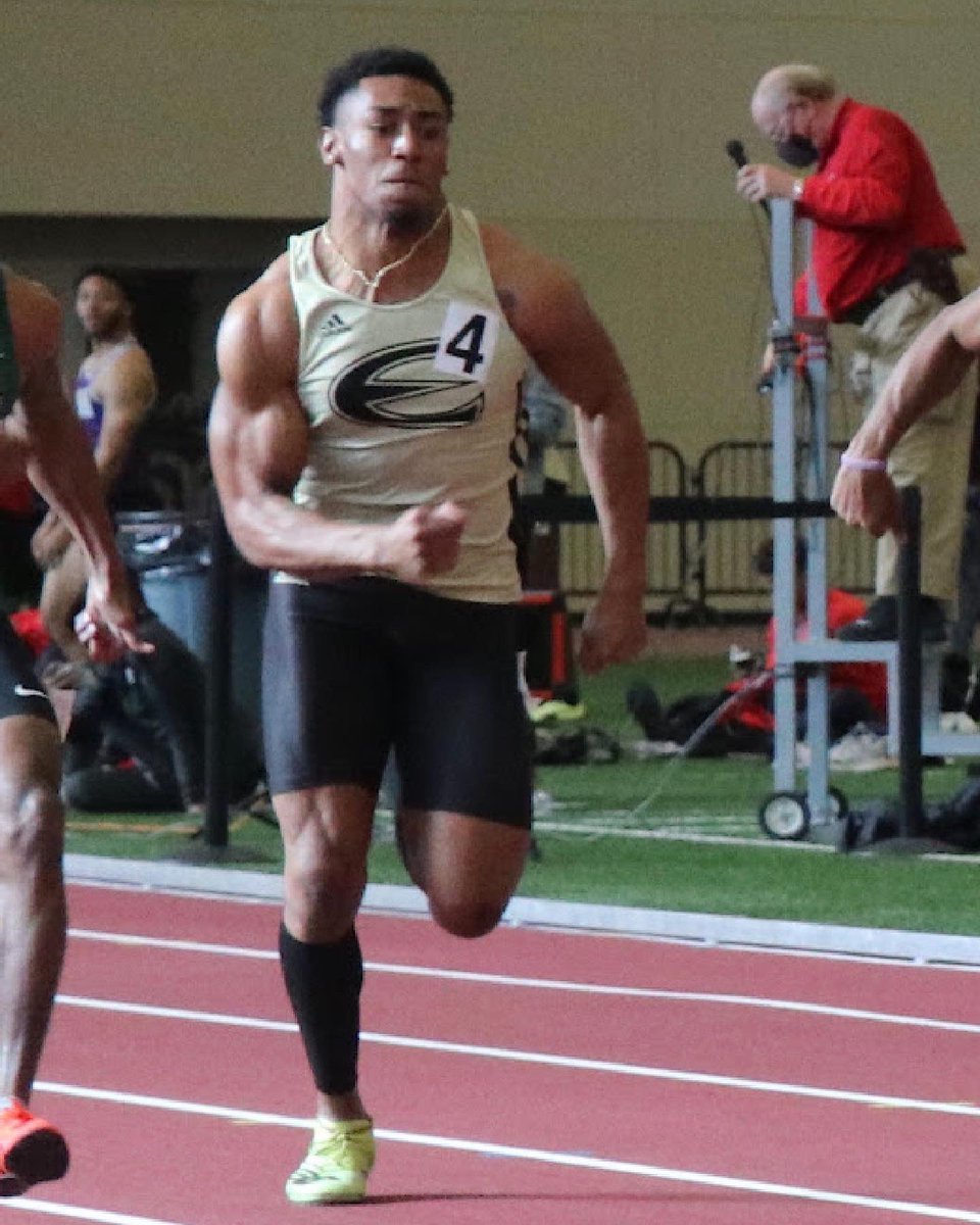 CoachJohnson918's tweet photo. Indoor Season 2022 ✅
Hungry Outdoor Season 🔜
#StrivingForGreatness🚀 

📸 @JDriggs16 https://t.co/QfYPZtAYkm