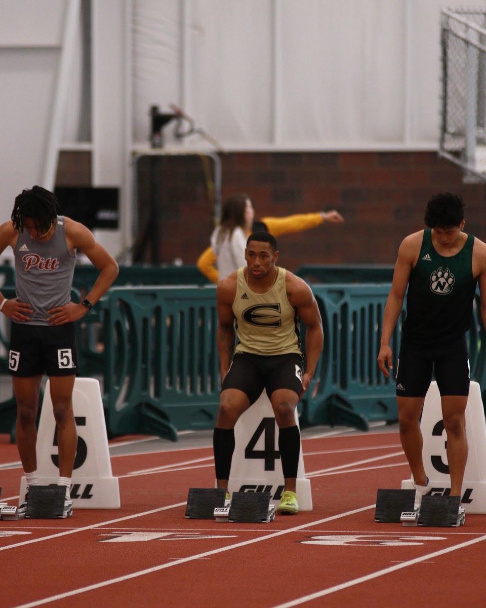 CoachJohnson918's tweet photo. Indoor Season 2022 ✅
Hungry Outdoor Season 🔜
#StrivingForGreatness🚀 

📸 @JDriggs16 https://t.co/QfYPZtAYkm