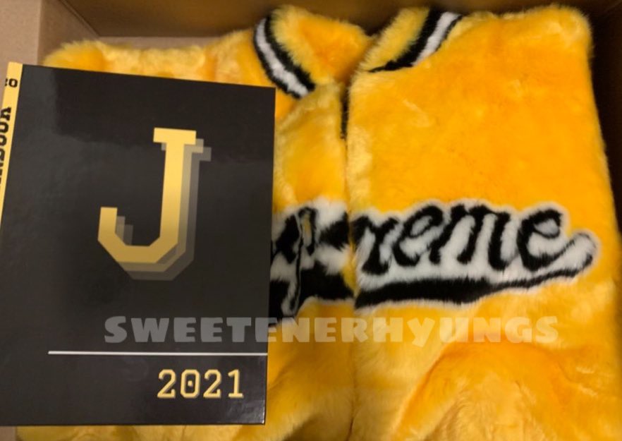 sweetenerhyungs's tweet photo. thank you so much jooheon. 💛🐝@OfficialMonstaX @joobebeyearbook https://t.co/JEMYgTaPLZ