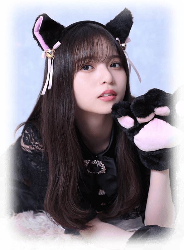 むかし、握手会で白い猫耳つけるか黒い猫耳つけるか悩んで、持ってこ