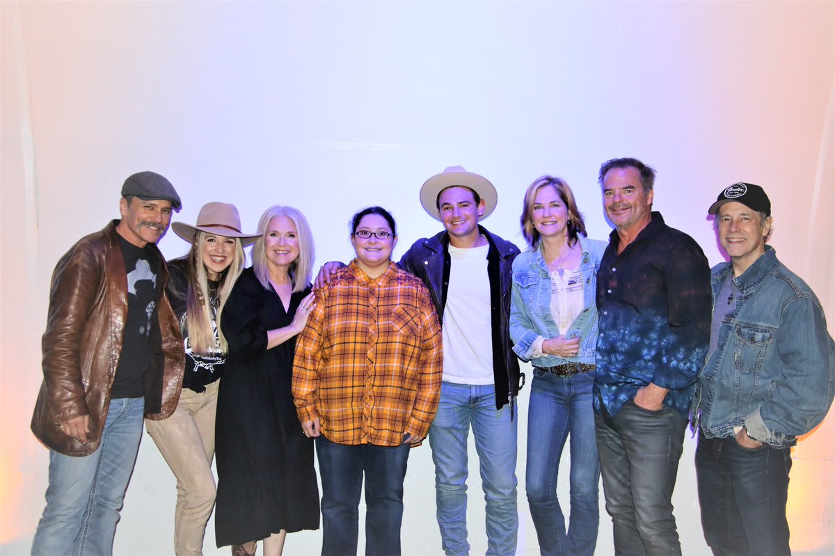 LindleyPablo's tweet photo. These other ones also turned out great! @reevesforreal, #EmilySmith, #MissyReeves, @KassieDePaiva @CarsonBoatman, #ChristianTaylor, @wallykurth https://t.co/9kQtryp3XV
