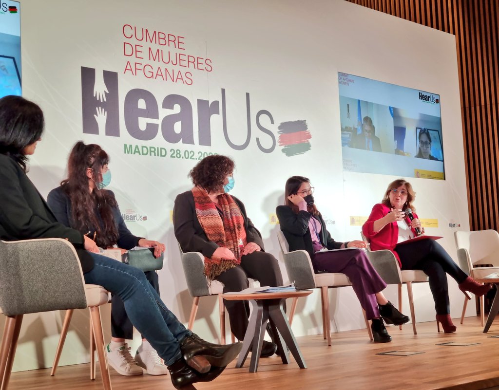 PiliCancela's tweet photo. Un honor participar en la Cumbre de Mujeres Afganas celebrada hoy en @MAECgob. Como dice su lema, #HearUs, debemos seguir escuchando las llamadas de ayuda de las mujeres que siguen en #Afganistán.
👇🏻 https://t.co/6JY9ArqQdQ