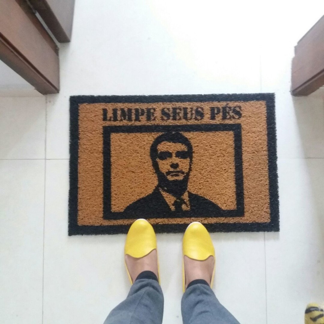DilmaResiste's tweet photo. Mas assim vai sujar, não limpar...
#DilmaResiste
#Resistencia1424Dias #I3rasilSegundaSDV #BolsonaroVagabundo #LulaEoPTaVerdadeVencera #BolsonaroComunista #LulaPresidente13 #Primei...
https://t.co/n5PYHbod5g via https://t.co/Jkwn3HqpHD https://t.co/2hCXu5oSTr