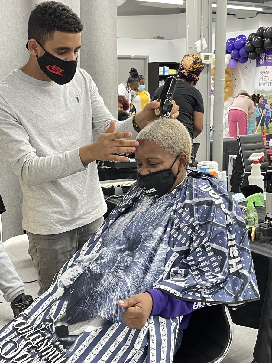 BlackCreekCHC's tweet photo. Celebrating #BlackHistoryMonth  and Black Health on Saturday @yorkgate_mall. Thank you to our partners for bringing community together for music, hairstyling, vaccine clinic and health screenings. #blackhealthmatters  #ClippersandCombs @thebpao https://t.co/MHRvtkNN9F