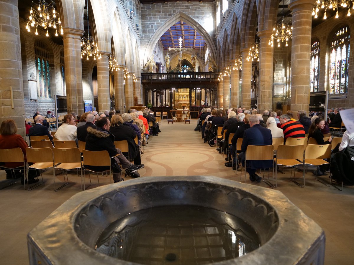 WakeCathedral's tweet photo. What a weekend!
From #rhubarb activities and @wakeycollege graduation ceremonies to a packed-weekend for #CathedralKitchen and a special Choral Evensong on Sunday, thank you to everyone who has visited.
#RhubarbFest https://t.co/vDsxi80AD6