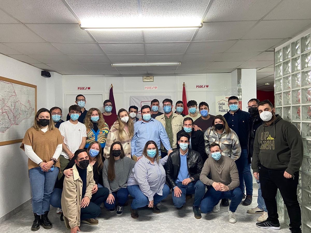 JSCartagena's tweet photo. Hemos renovado ejecutiva como @Noel_Canovas reelegido como nuestro Secretario General. Empezamos una nueva etapa con ganas e ilusión como la generación presente ✊🏻🌹♥️ https://t.co/uNFYA9iXma