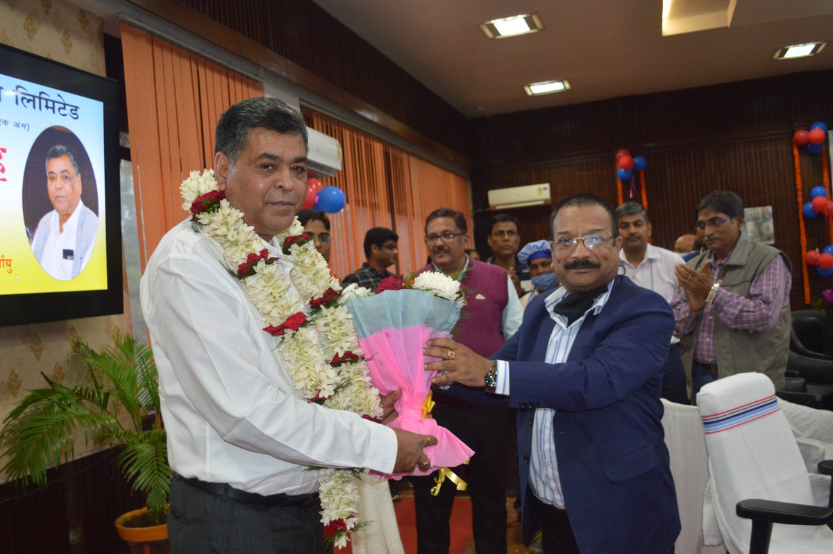 BCCLofficial's tweet photo. A felicitation ceremony was organized on the occasion of superannuation of Sri Chanchal Goswami, Director Technical (Operations), BCCL on 28.02.22 at Level-III, Conference Hall, Koyla Bhawan. https://t.co/qxyB4TM6bS