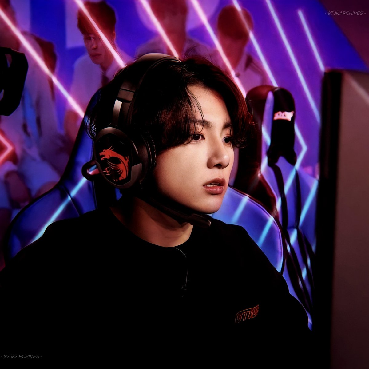 archivesofkook's tweet photo. jeon jungkook the gamer 🎮 https://t.co/rUd07THnjw